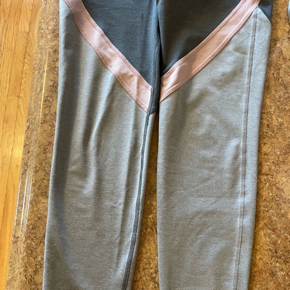 Old Navy active workout leggings - Picture 8 of 11